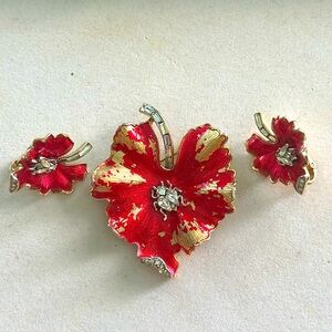 Vintage Trifari brooch and earrings